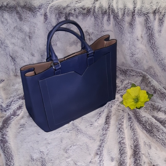 💥**SOLD**💥Navy blue purse - Picture 8 of 8